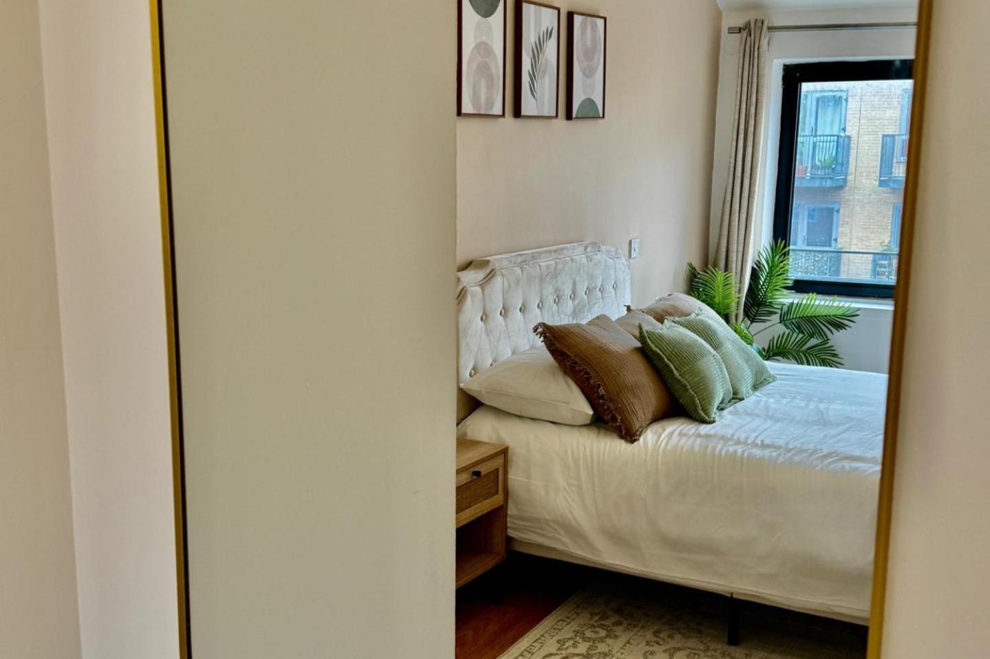 Stylish 1 Bed - Sleeps 4 & Free Parking